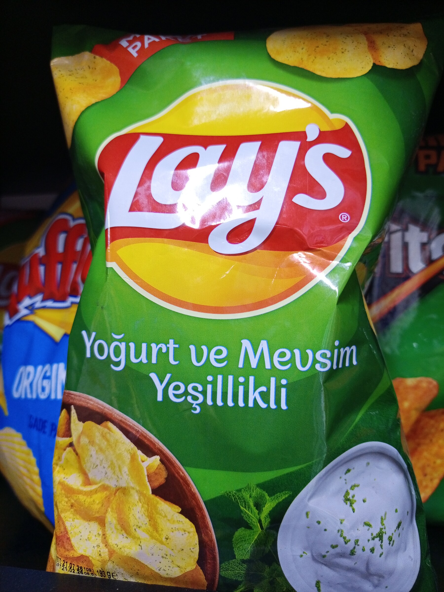 Lays yoğurt ve mevsim yeşillikli 193 g